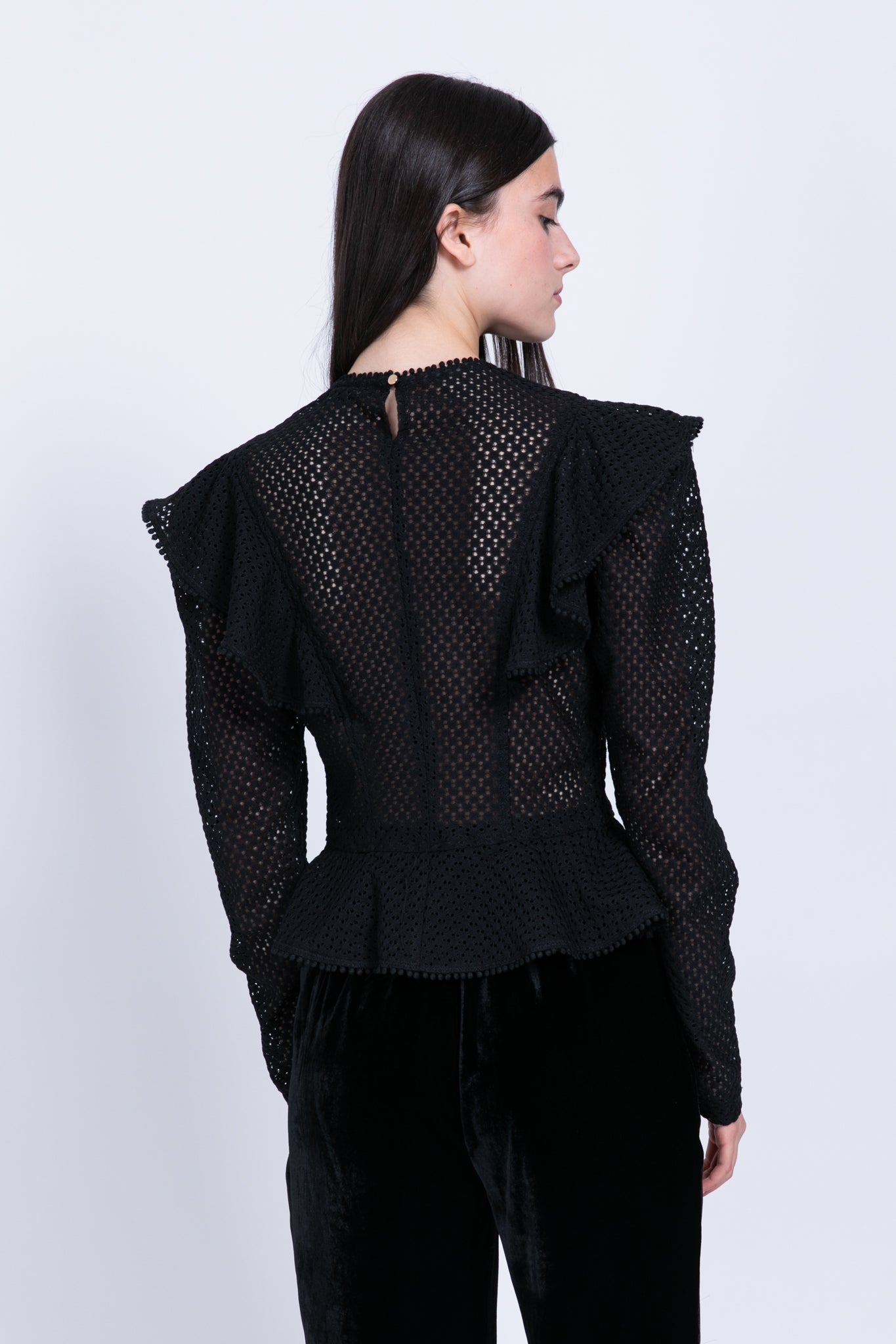 SABINA MUSAYEV - knit_crochet_black_2