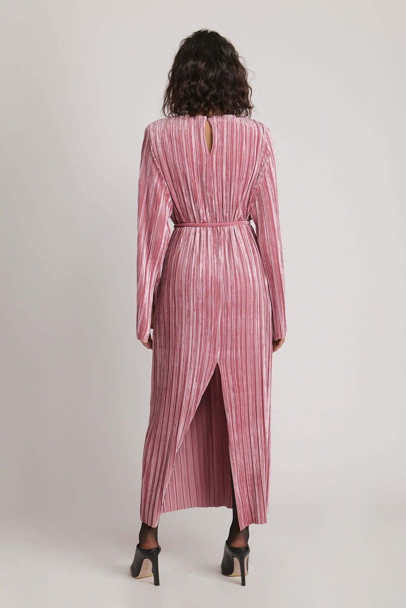 SABINA MUSAYEV - pleated_velvet_smoked_pink_fw_23_24